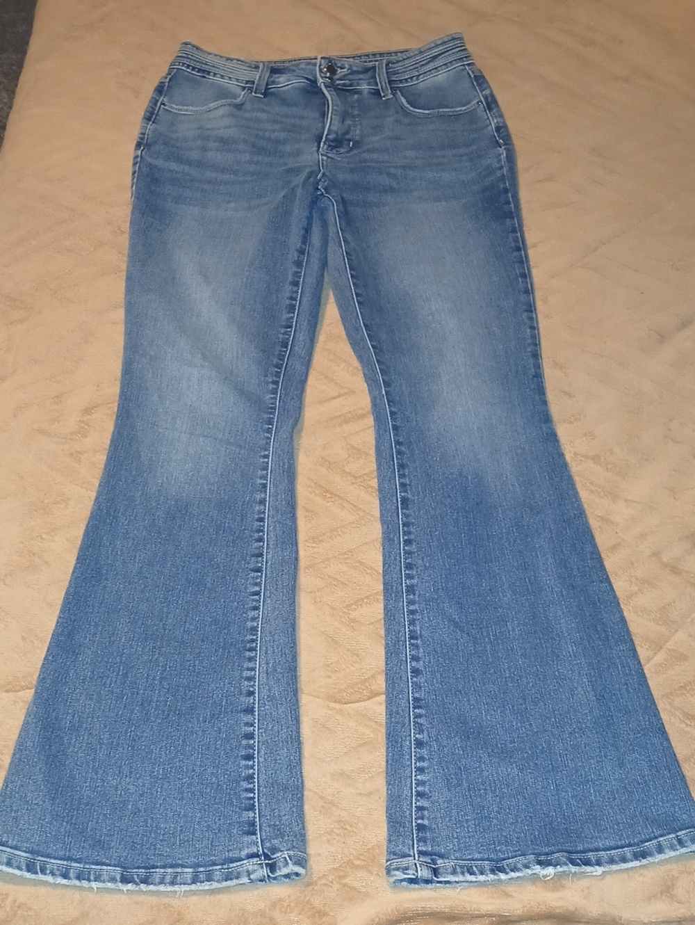 Women’s Everflex By Maurices High Rise Flare Leg Blue Jeans Sz: 6 Reg